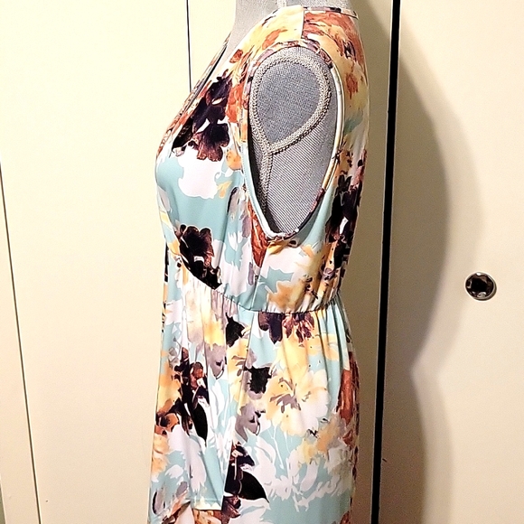 Coco and Main Floral High Low dress - Picture 4 of 8